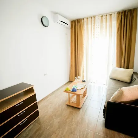 Apartament/studio Andrei شقة